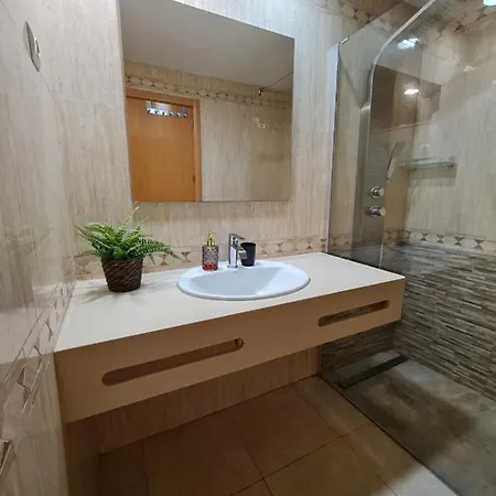 Four Seasons - Playa Del Cura Apartment